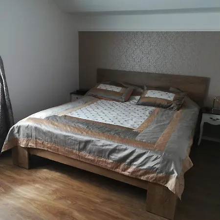 Mona Lisa Apartment Raslina
